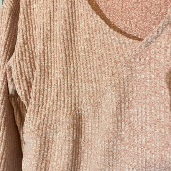 pink crop sweater - Picture 4 of 6